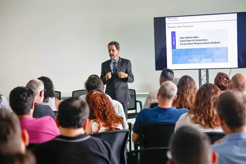 USP ensina desenvolvimento de tecnologia assistiva focando em problemas reais